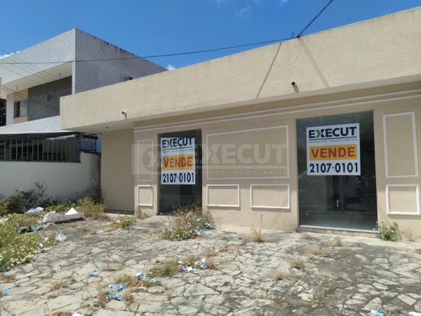 Commercial building for Sale