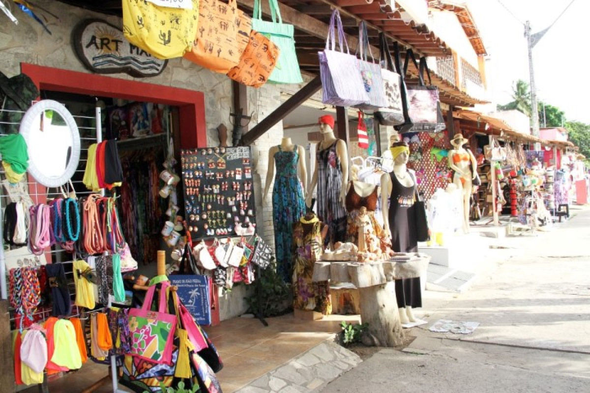 Feira de artesanato da praia do Jacaré