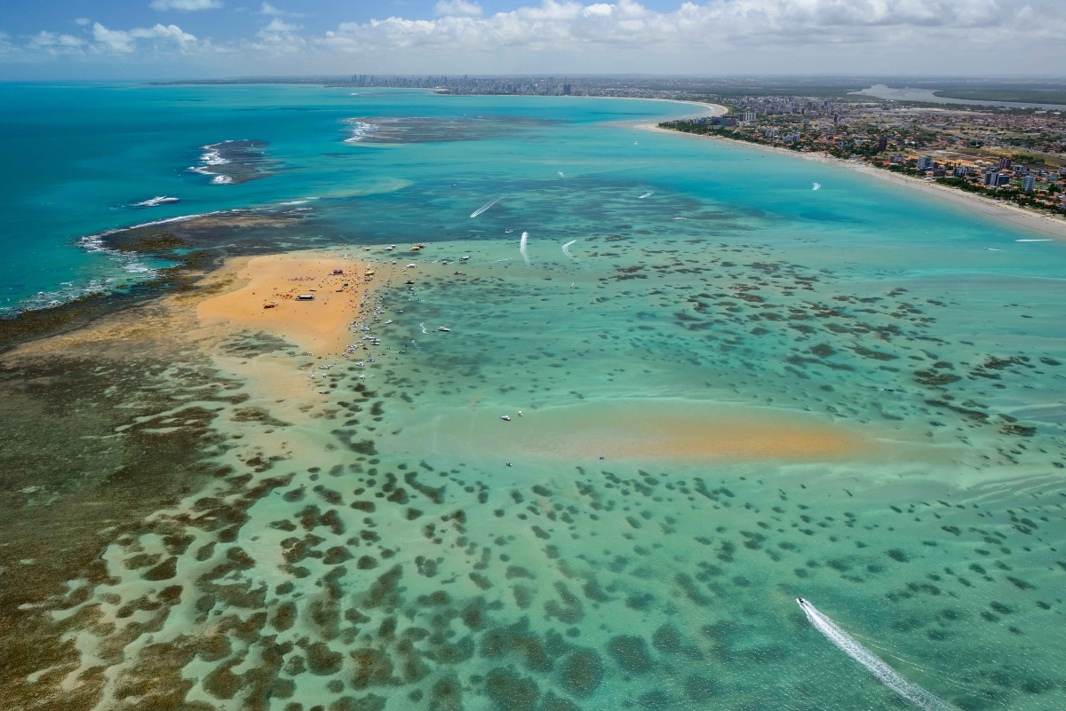 Passeio de catamarã para Areia Vermelha