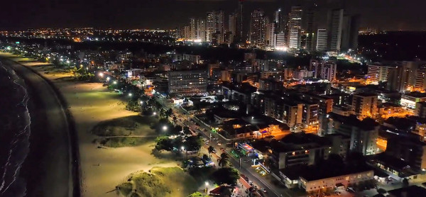 Conheça João Pessoa com vista noturna